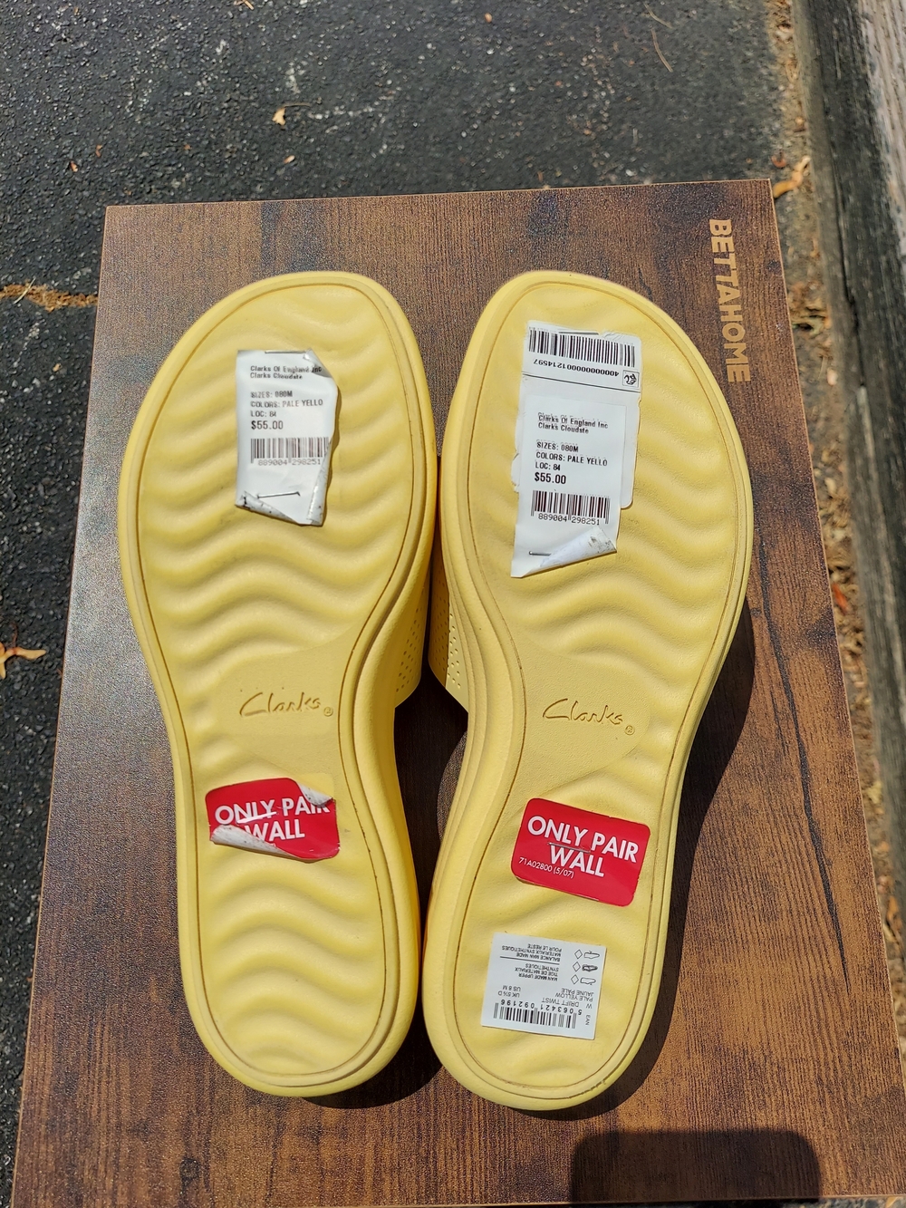 Clarks Cloudsteppers Pastel Yellow Slide Sandals Women's Size 8M NWT Athleisure - Picture 12 of 12